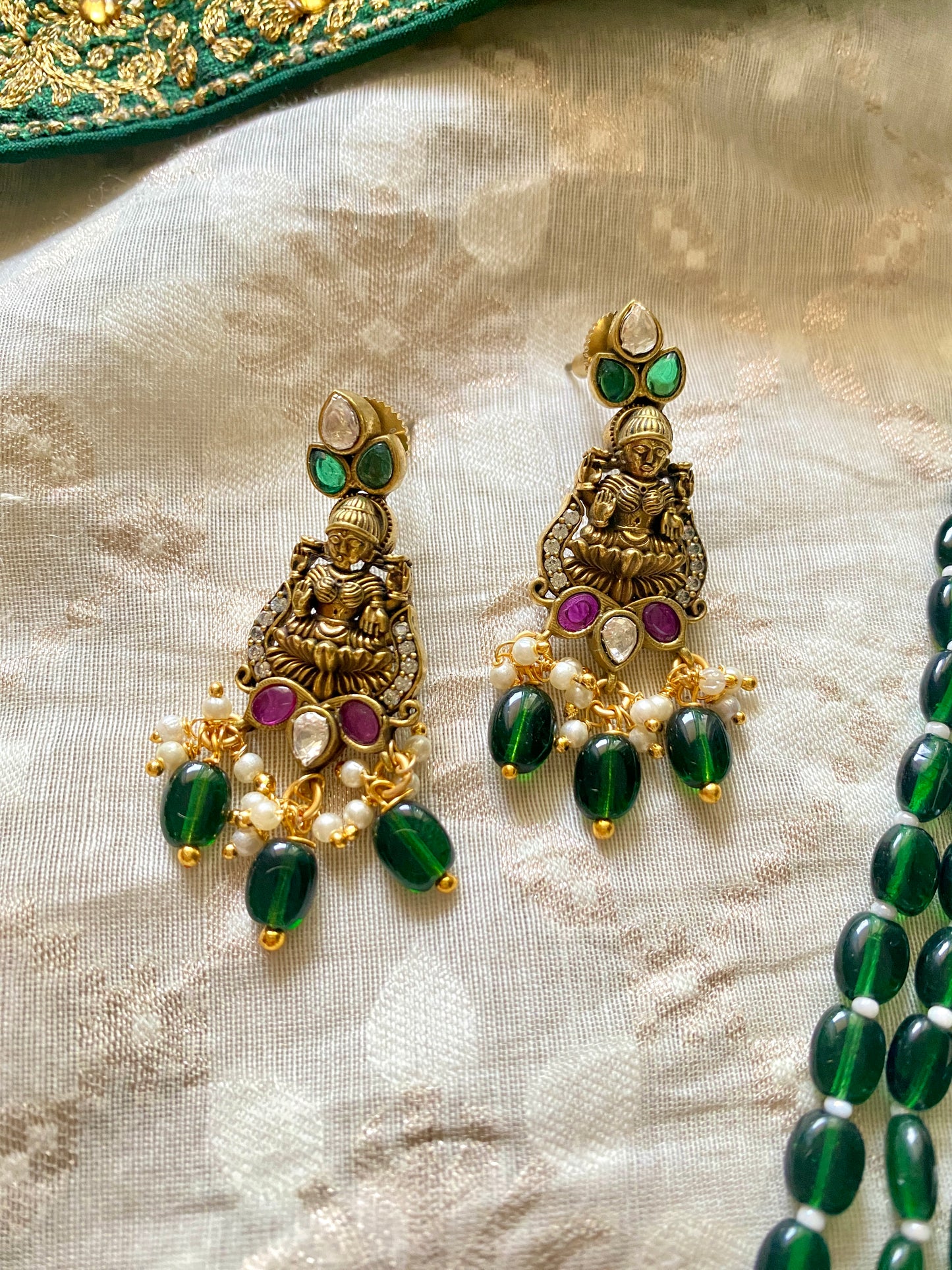 Shop Green Victorian necklace set online