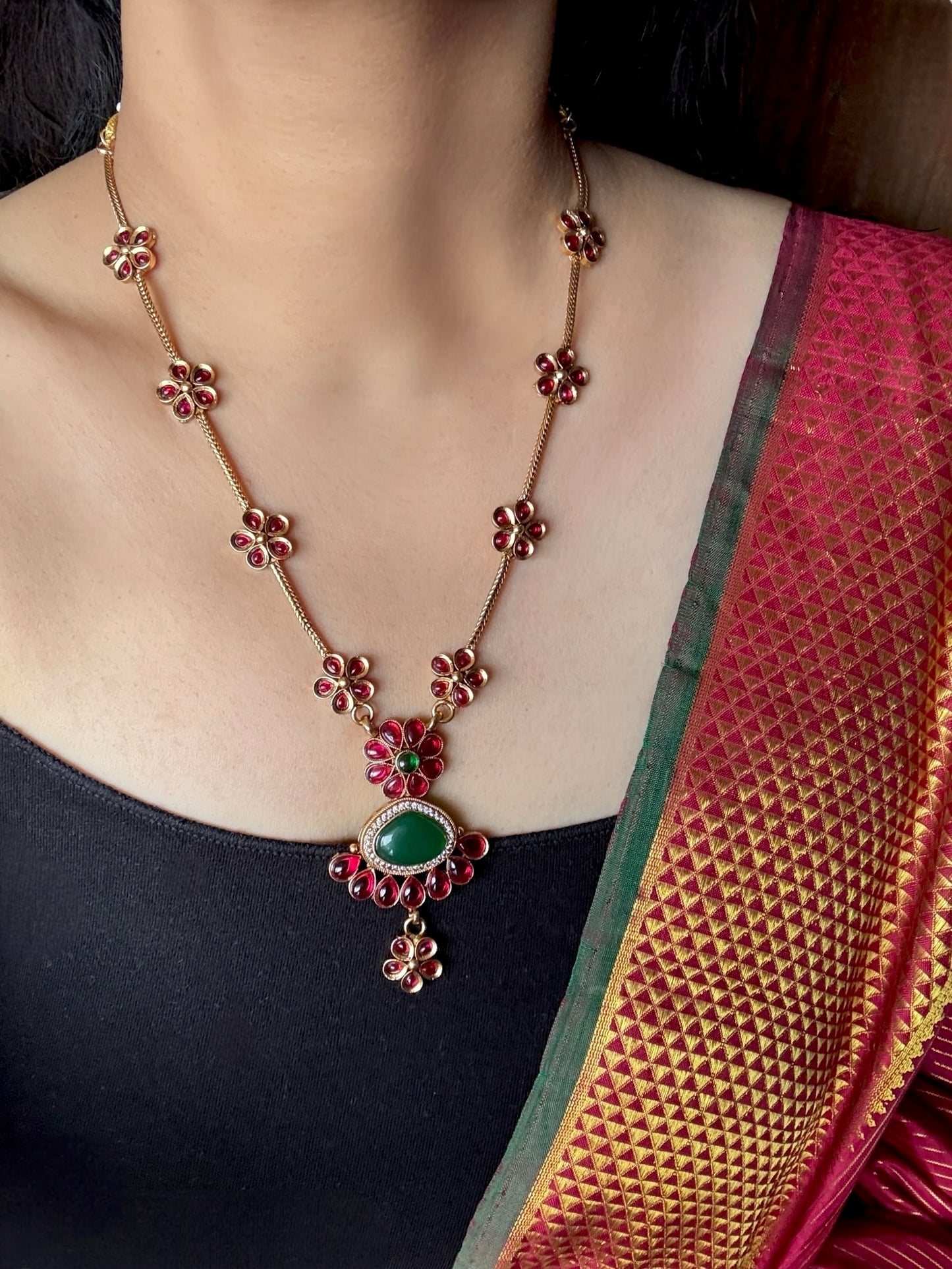 Green Stone Necklace Set