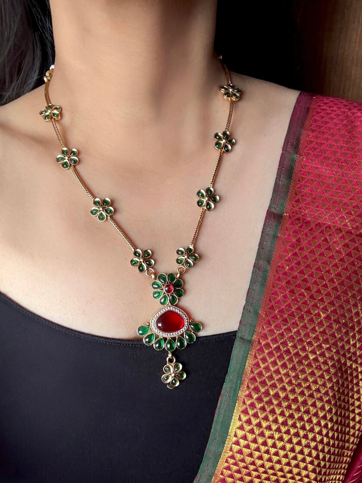 Green Stone Necklace Set