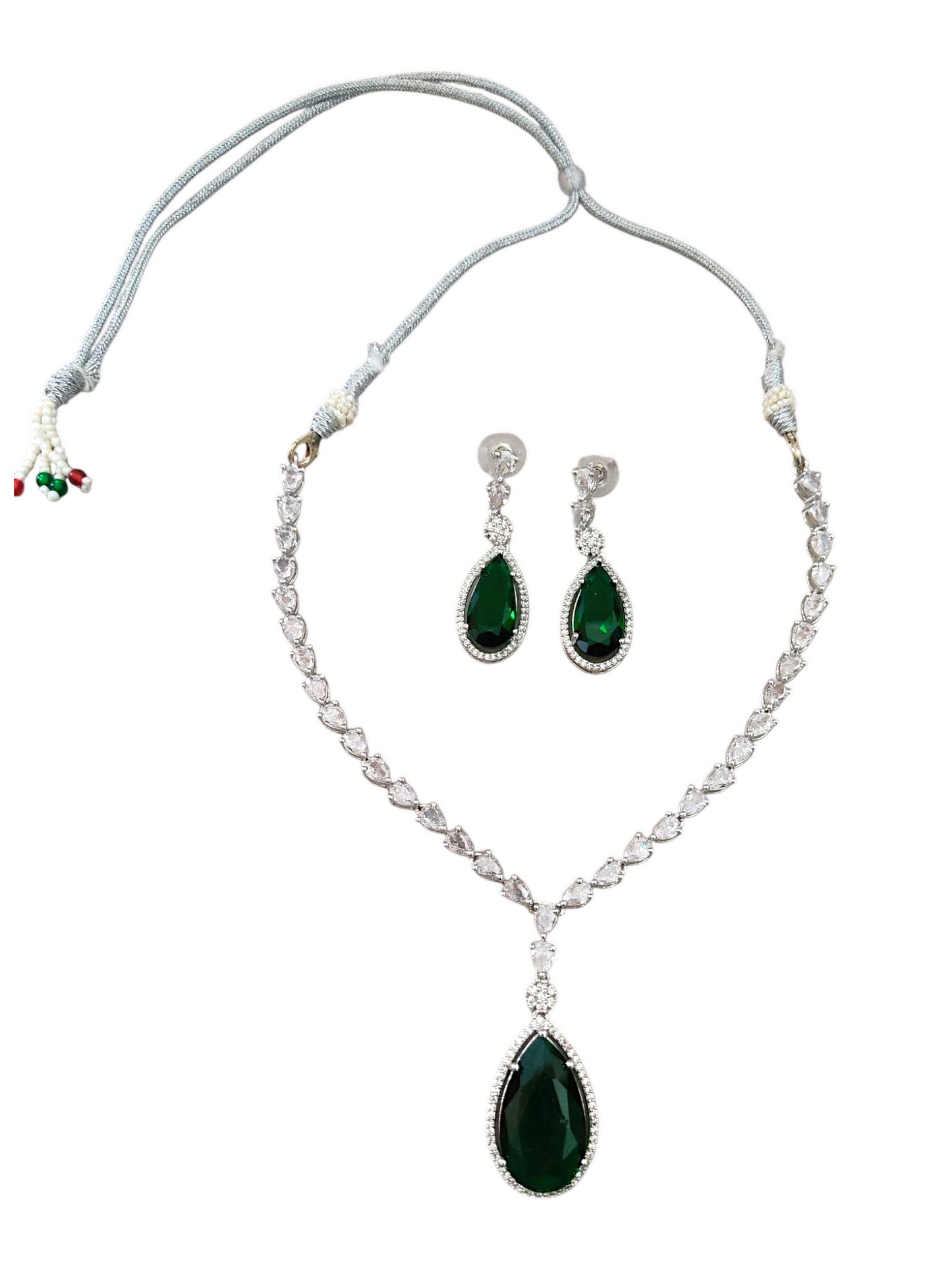 deepika padukone oscar necklace. Diamond necklace with green stone