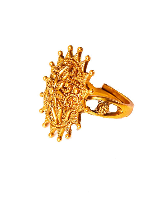 Gold finger ring for women