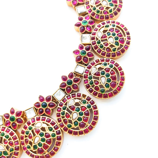 kemp necklace set in bottu mala style