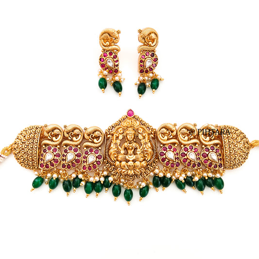 latest gold choker with green beads