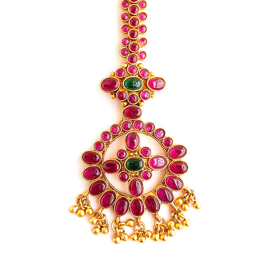 Kemp maang tikka with kundan stones for Indian brides and wedding jewellery