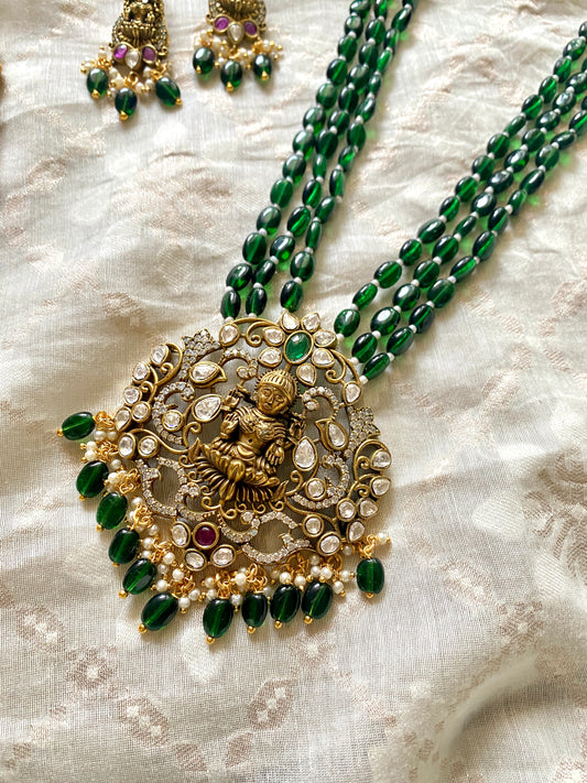Shop Green Victorian necklace set online 