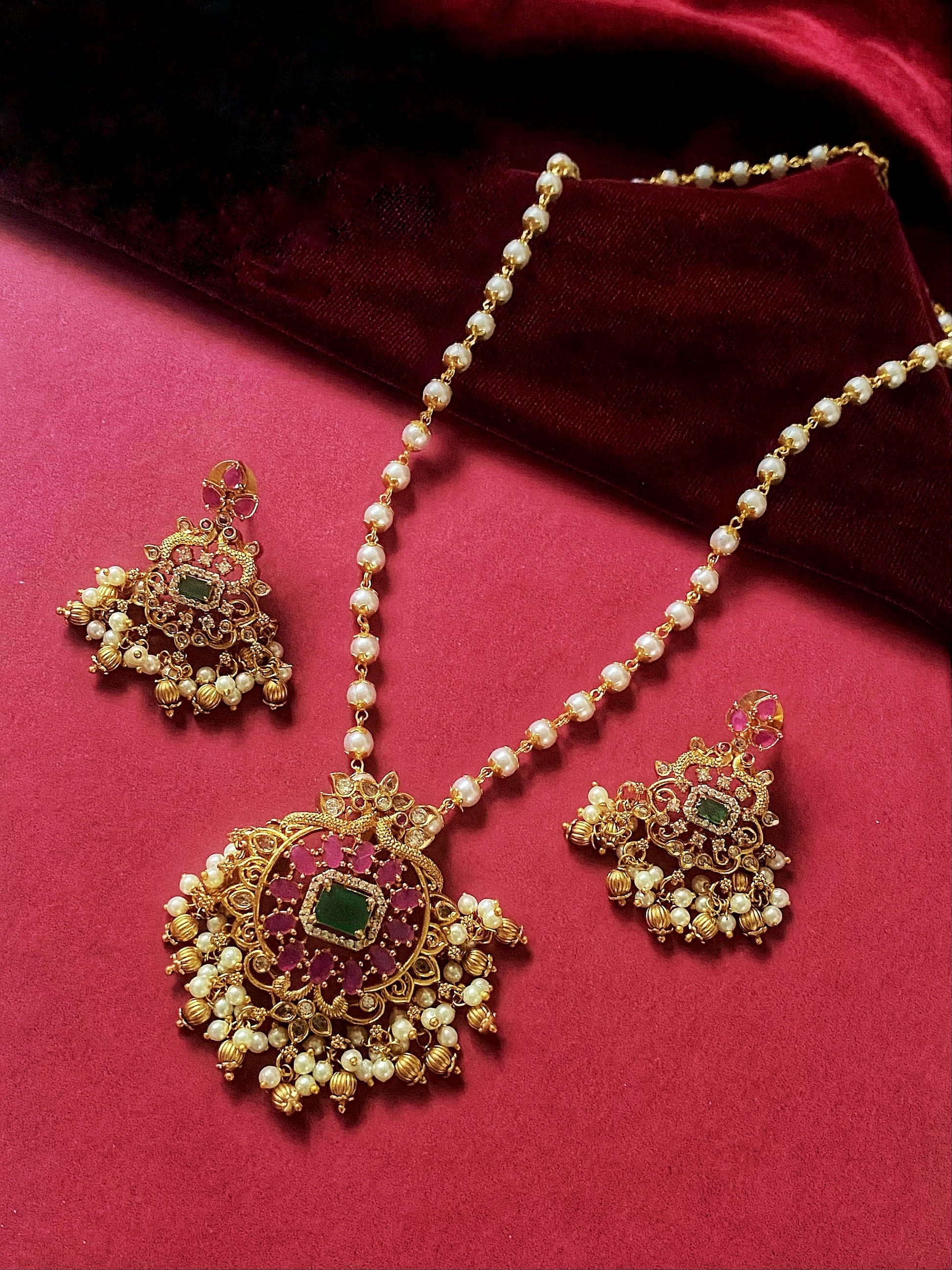 buy pearl necklace set with pendant online India