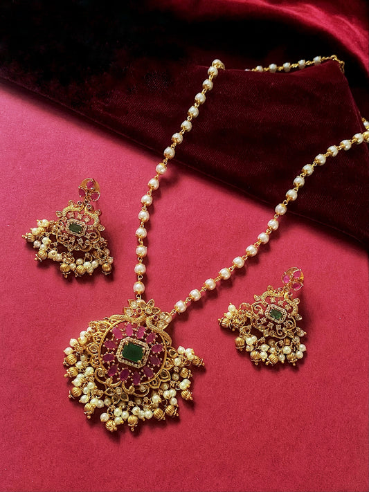 buy pearl necklace set with pendant online India