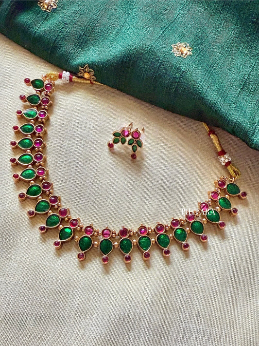 Stone necklace set