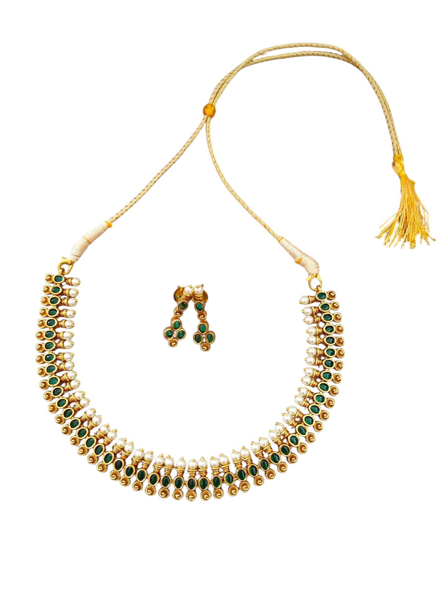 Green stone necklace set with pearls