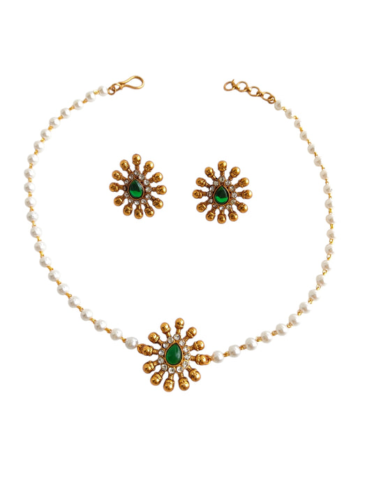 Pearl Necklace with Pendant and Green Stone