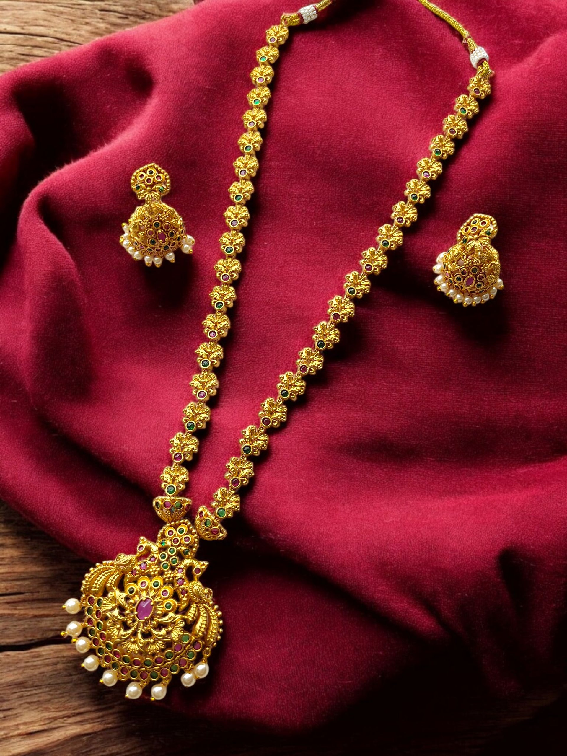 long pendant necklace with pearls for women