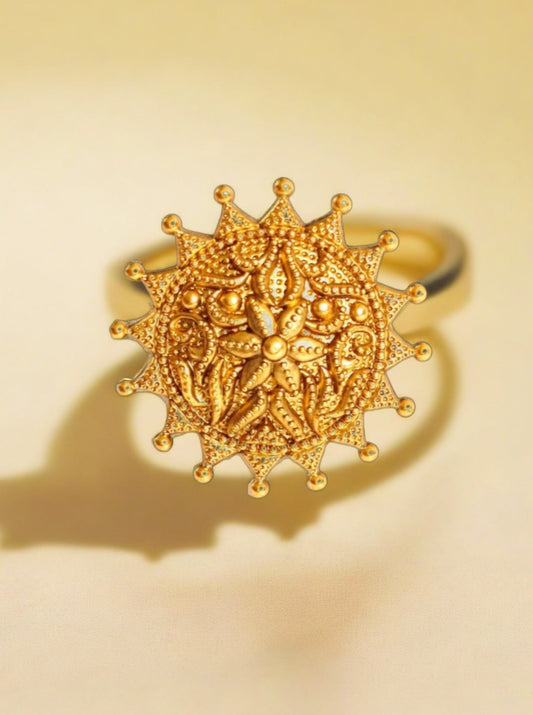 Gold finger ring for women