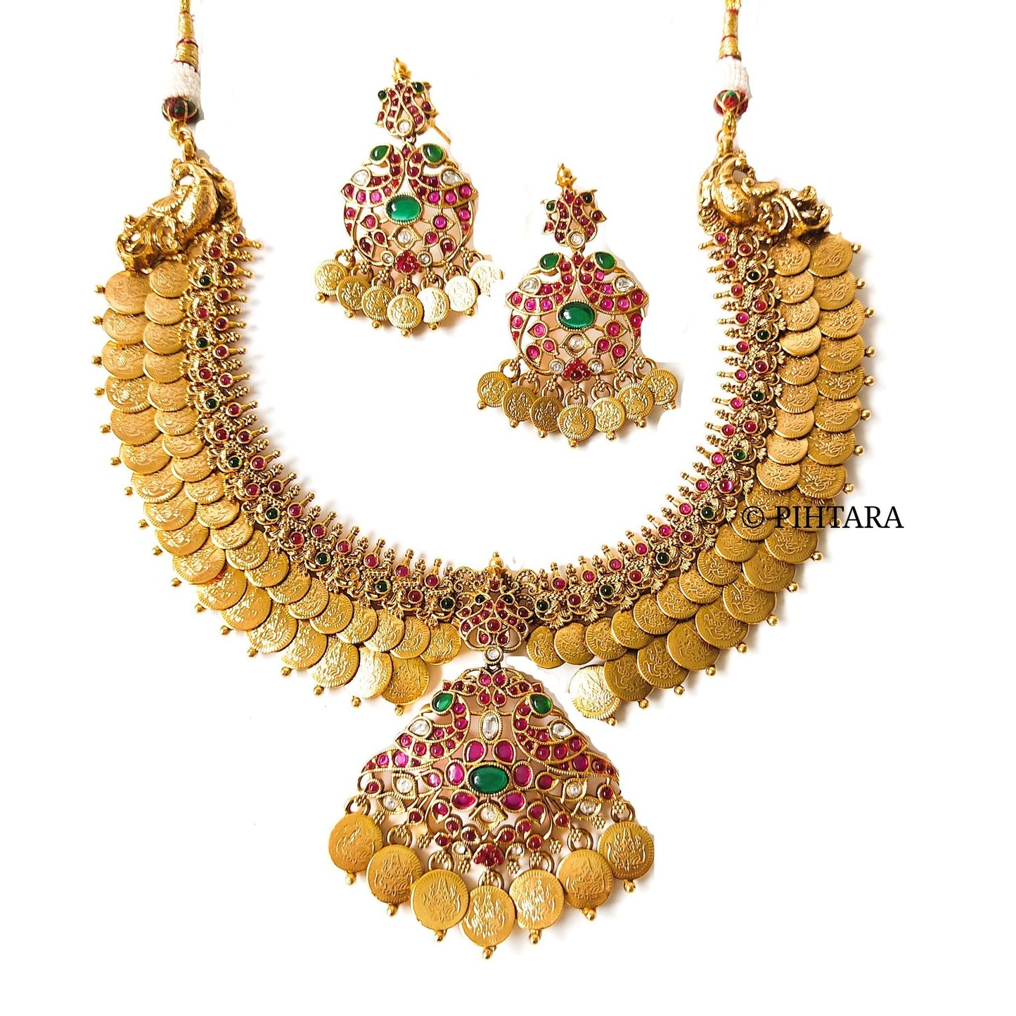 latest gold necklace designs 2022