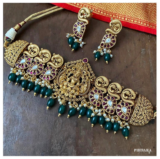 latest gold choker with green beads