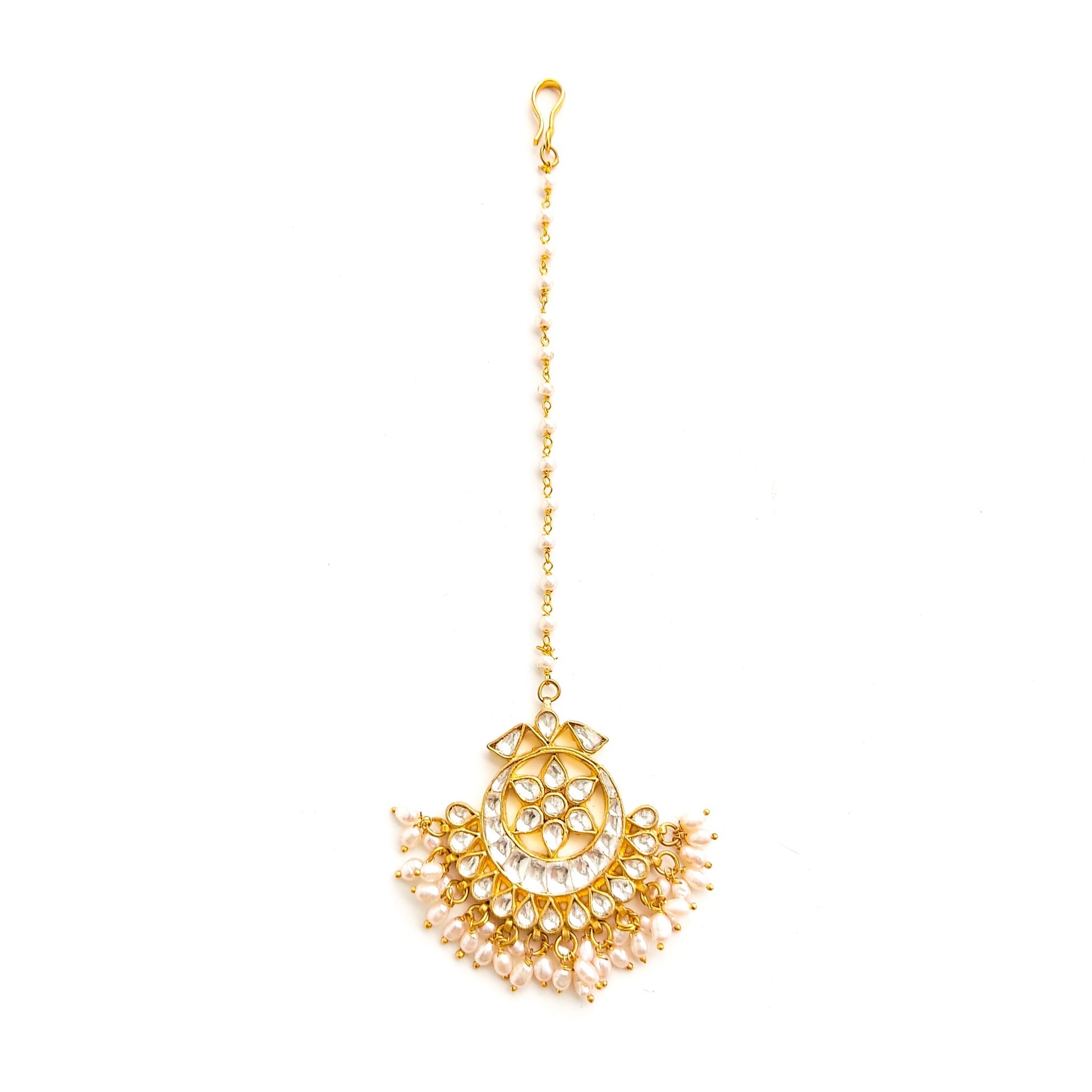 white kundan maangtikka with water pearls