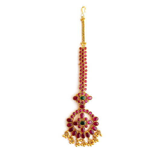 Kemp maang tikka with kundan stones for Indian brides and wedding jewellery