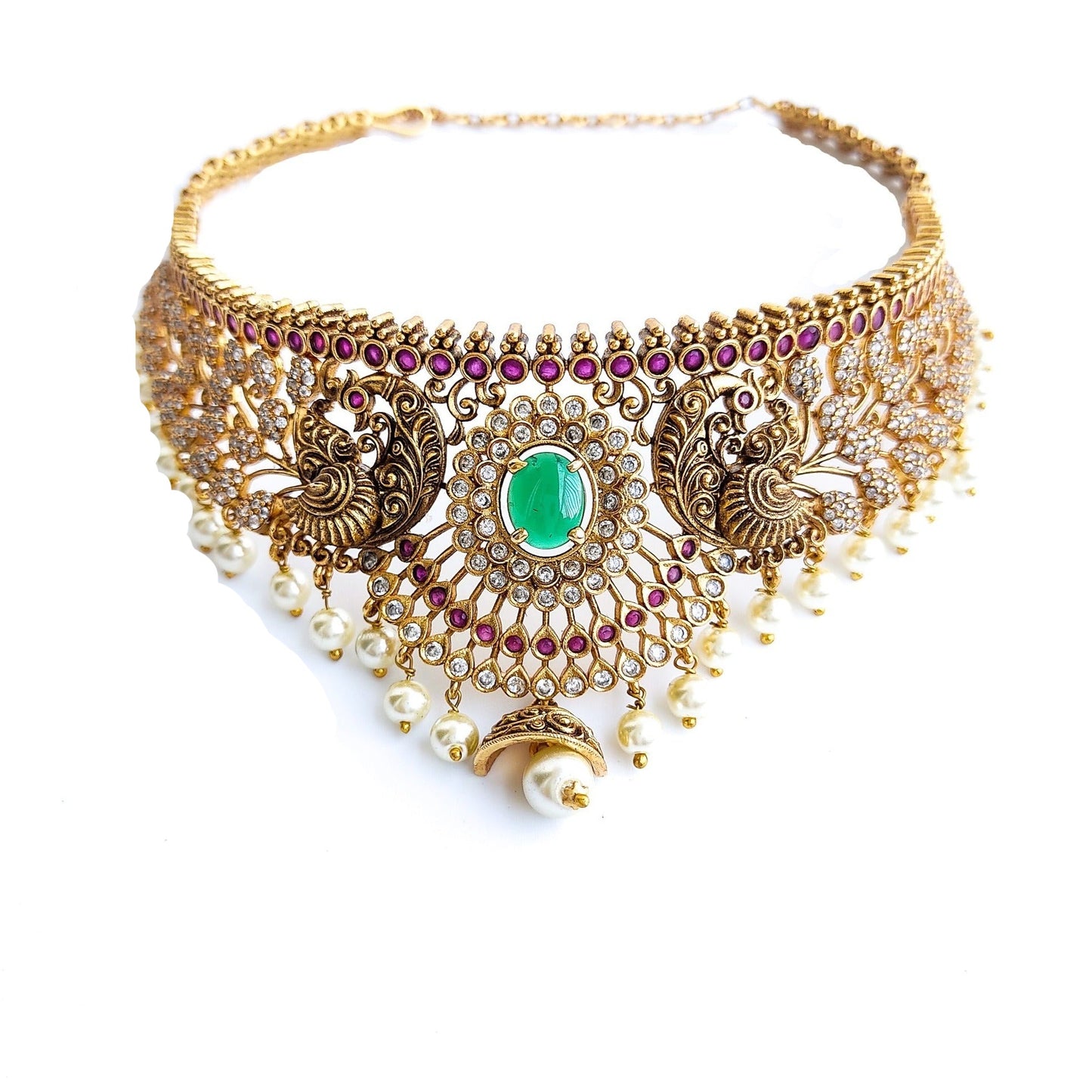 Traditional antique gold choker for Indian weddings and brides